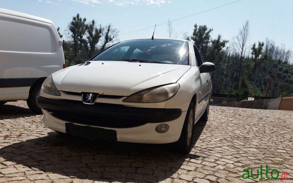2000' Peugeot 206 photo #3