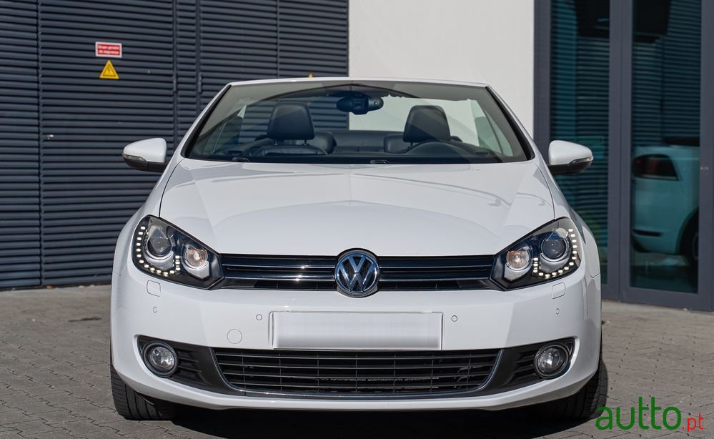2011' Volkswagen Golf photo #3