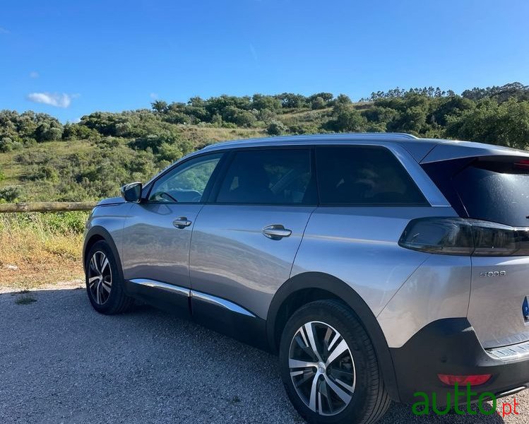 2021' Peugeot 5008 photo #2