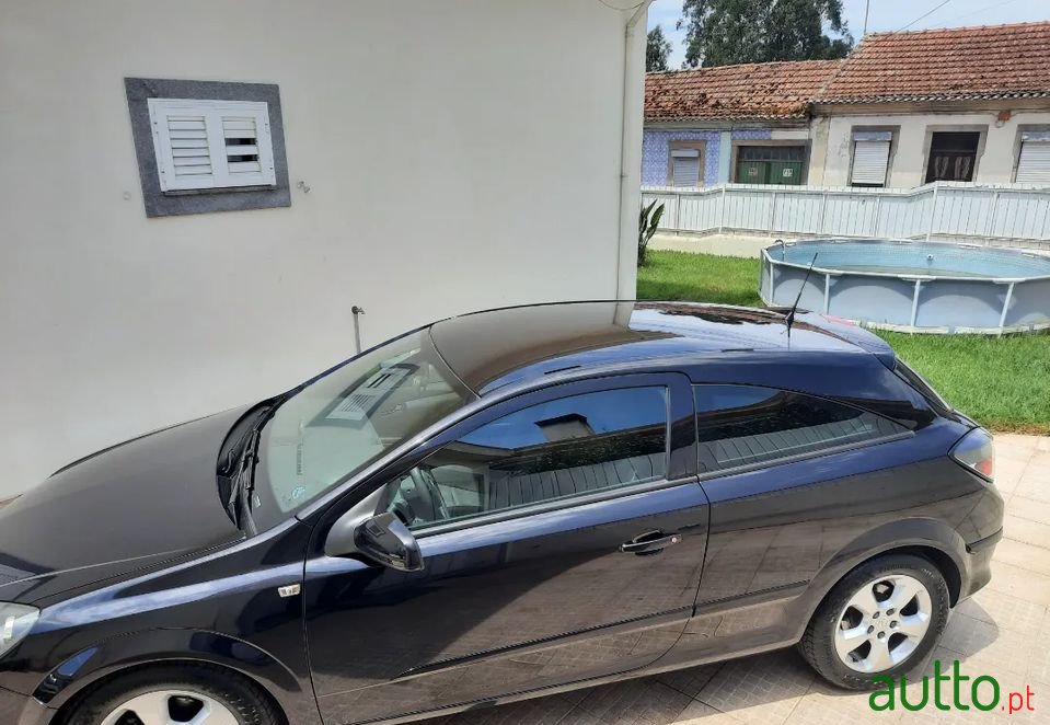 2006' Opel Astra Gtc photo #5