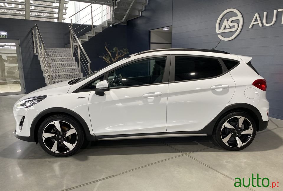 2021' Ford Fiesta photo #2
