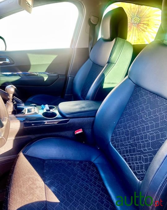 2014' Peugeot 3008 photo #5