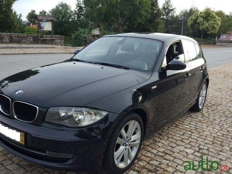 2009' BMW 118 E87 photo #2