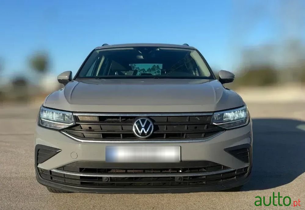2020' Volkswagen Tiguan 1.5 Tsi Life photo #1