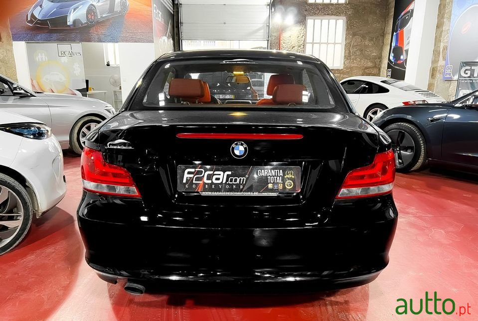 2011' BMW 118 photo #5