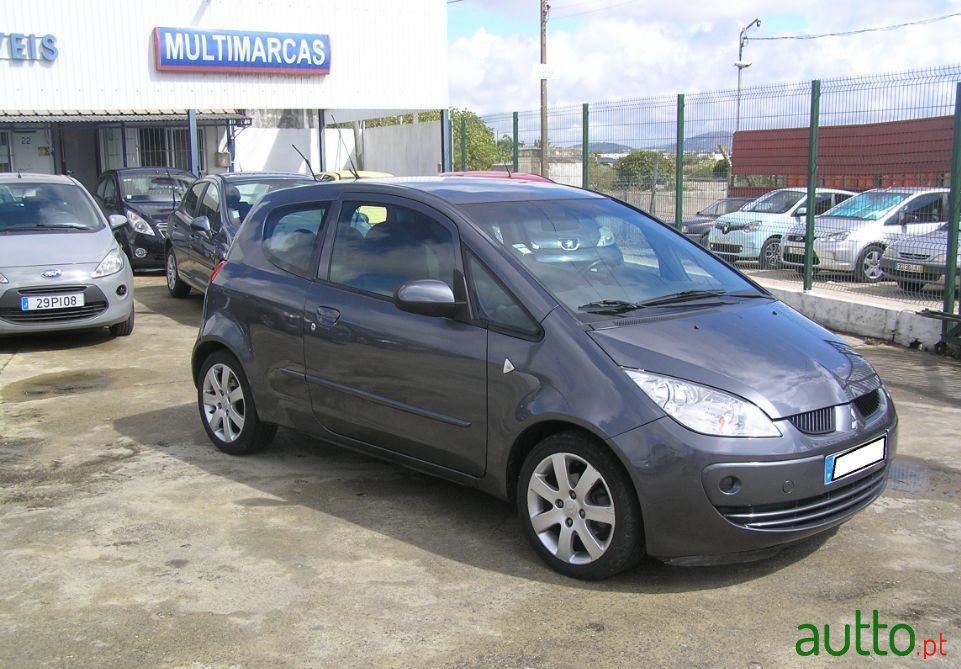 2008' Mitsubishi Colt photo #2