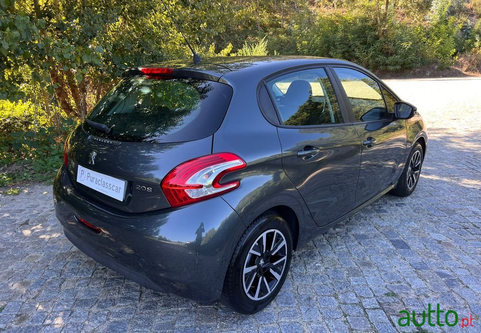 2012' Peugeot 208 photo #4