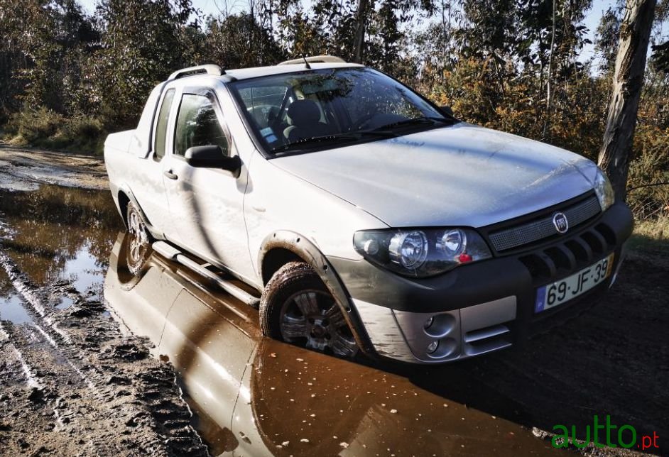 2010' Fiat Strada photo #4