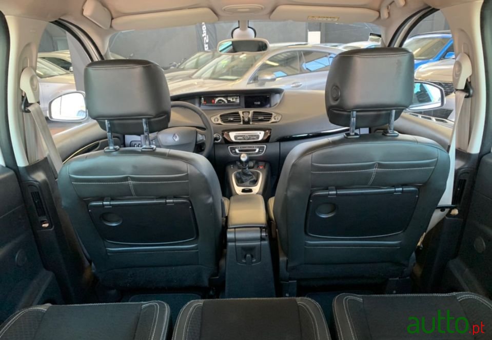 2015' Renault Grand Scenic photo #5