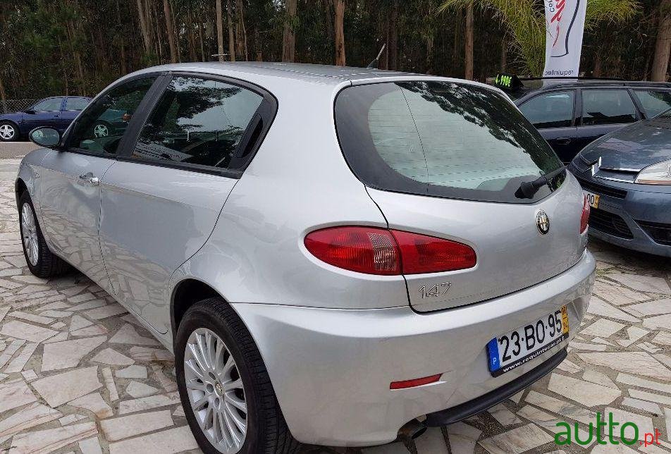 2006' Alfa Romeo 147 1.9 Jtdm photo #2