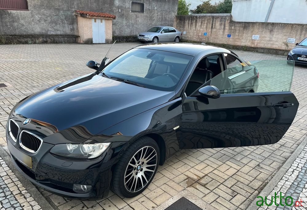2007' BMW Série 3 D Coupe photo #2