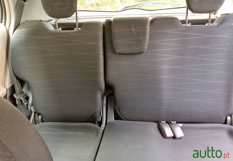 2006' Toyota Yaris photo #5