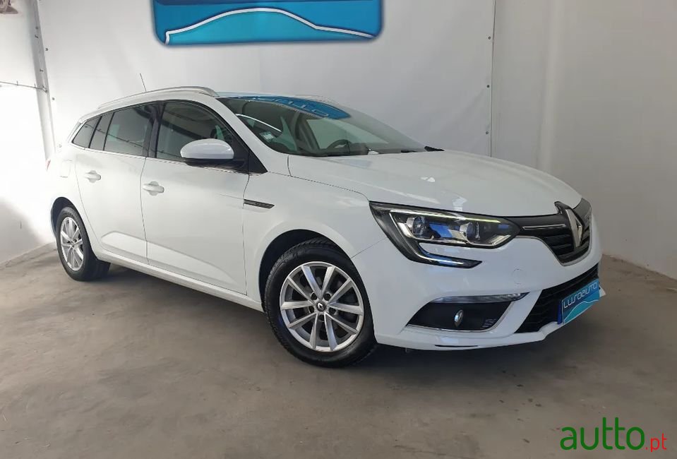 2016' Renault Megane Sport Tourer photo #4