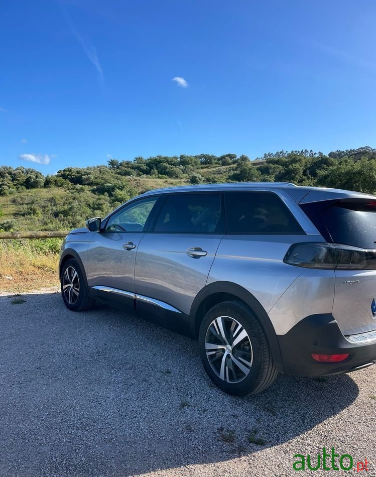 2021' Peugeot 5008 photo #2