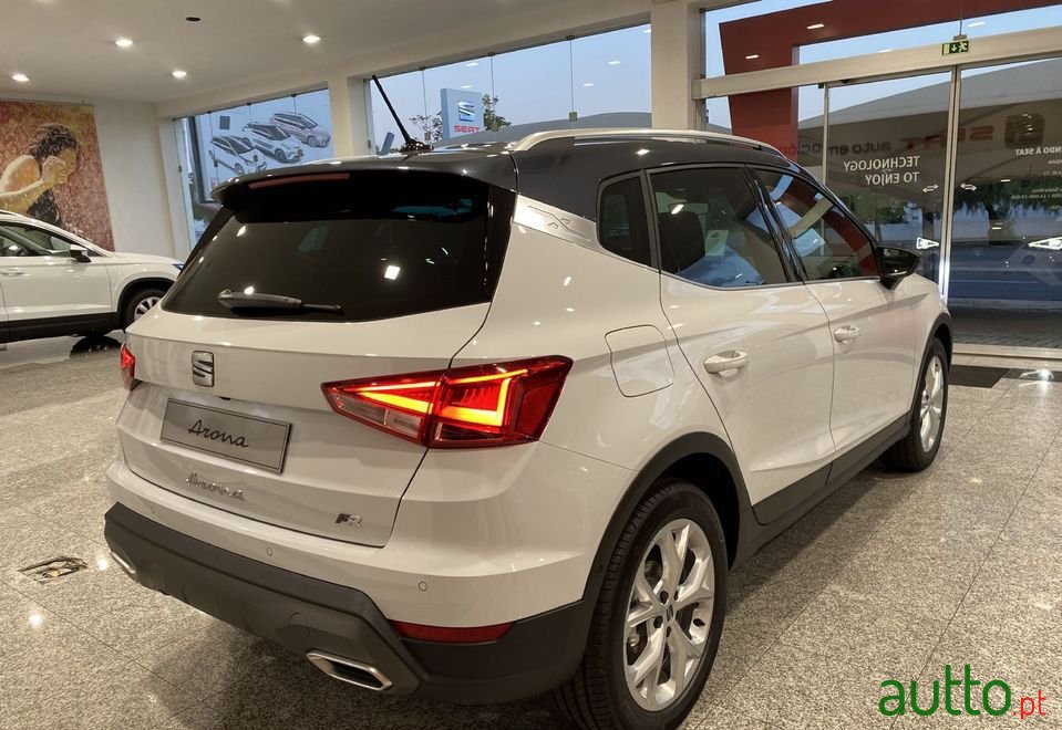 2022' SEAT Arona photo #3