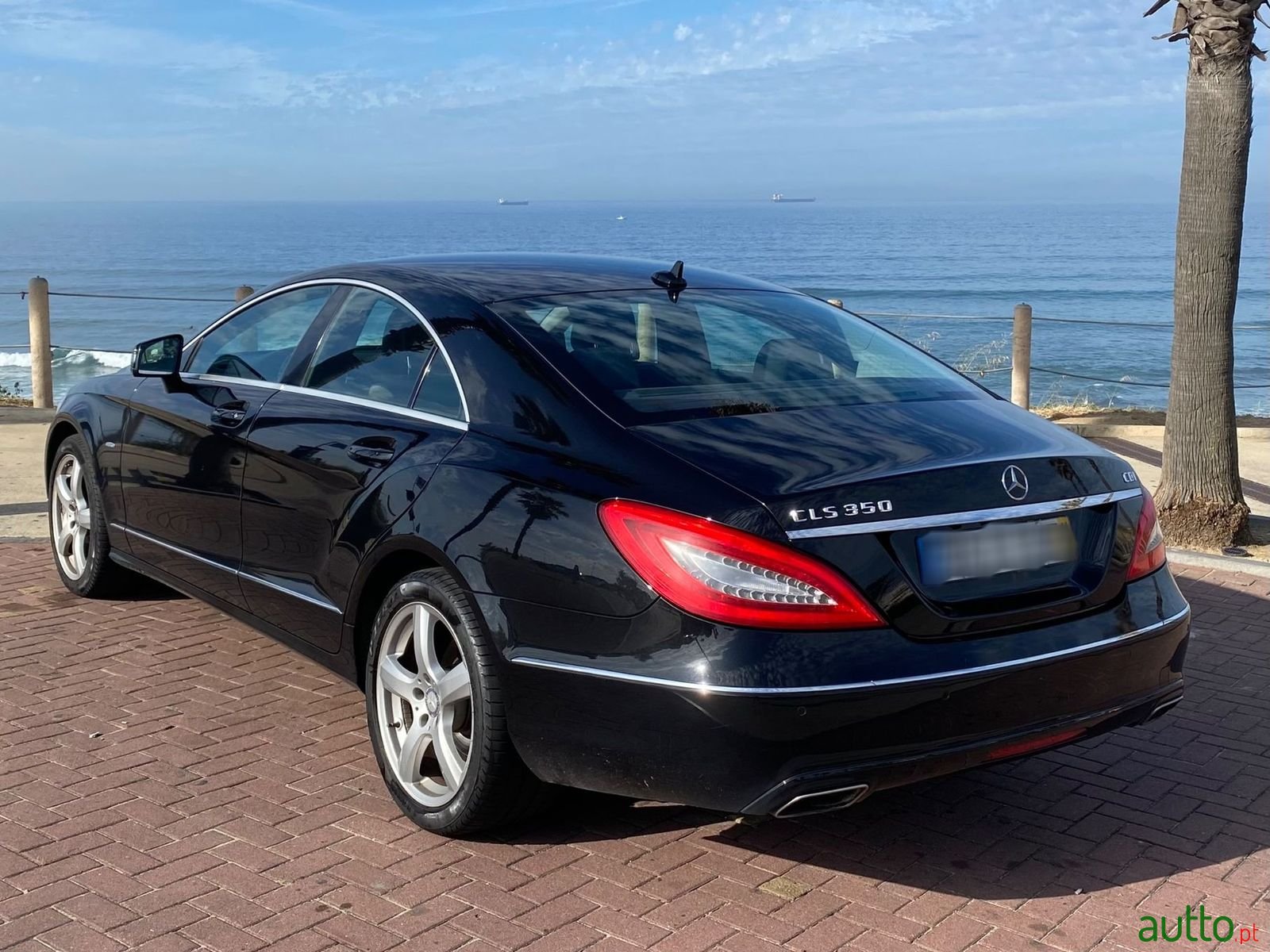 2011' Mercedes-Benz Cls-350 photo #2