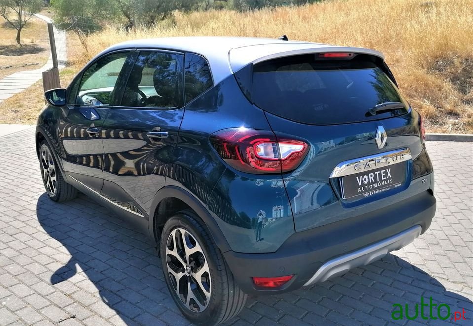 2017' Renault Captur photo #5