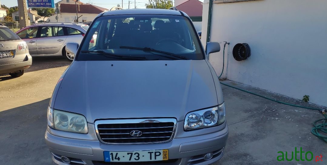 2002' Hyundai Trajet photo #2