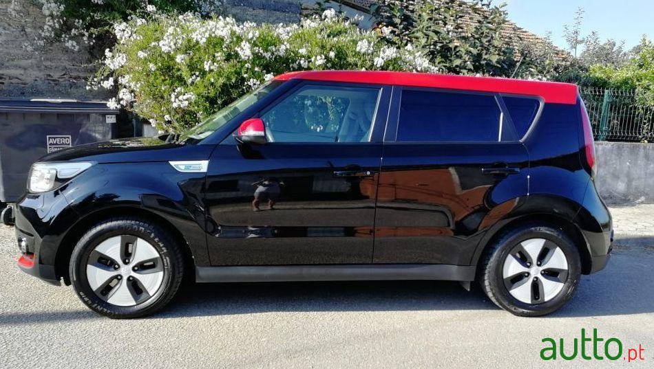 2015' Kia Soul Ev photo #2