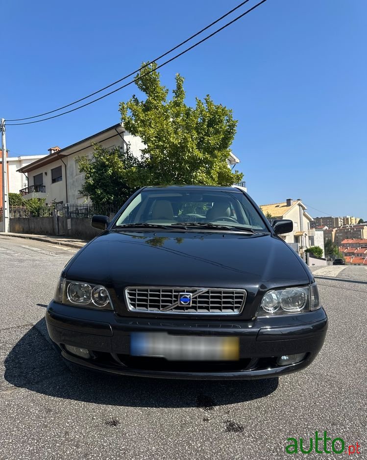2003' Volvo V40 Cross Country photo #3
