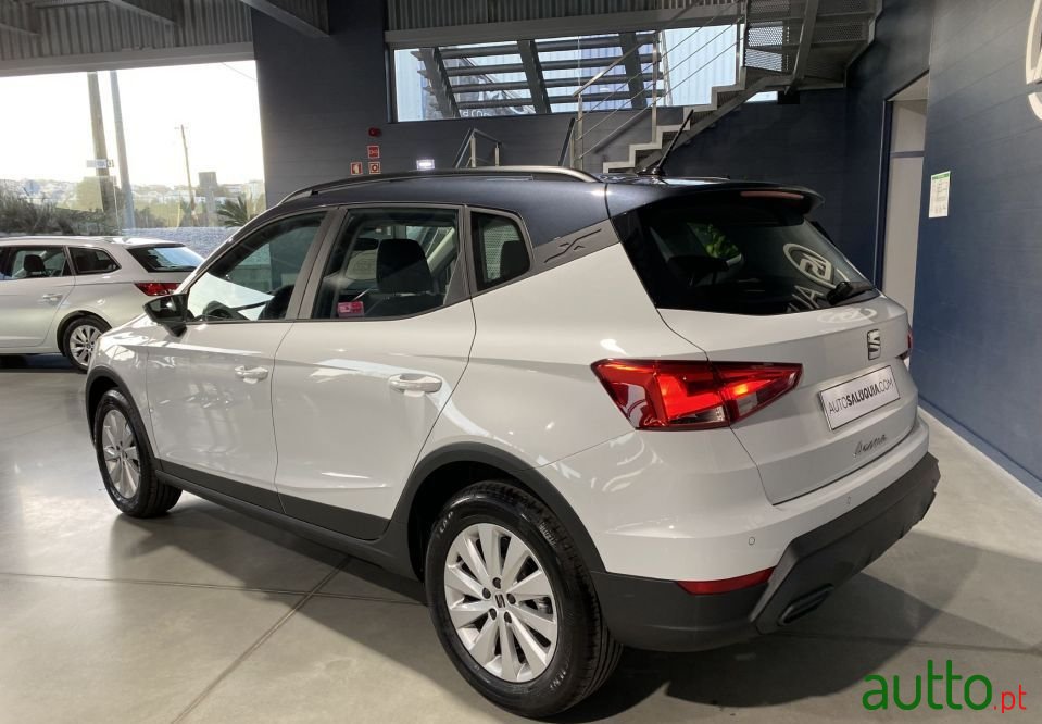 2023' SEAT Arona photo #4