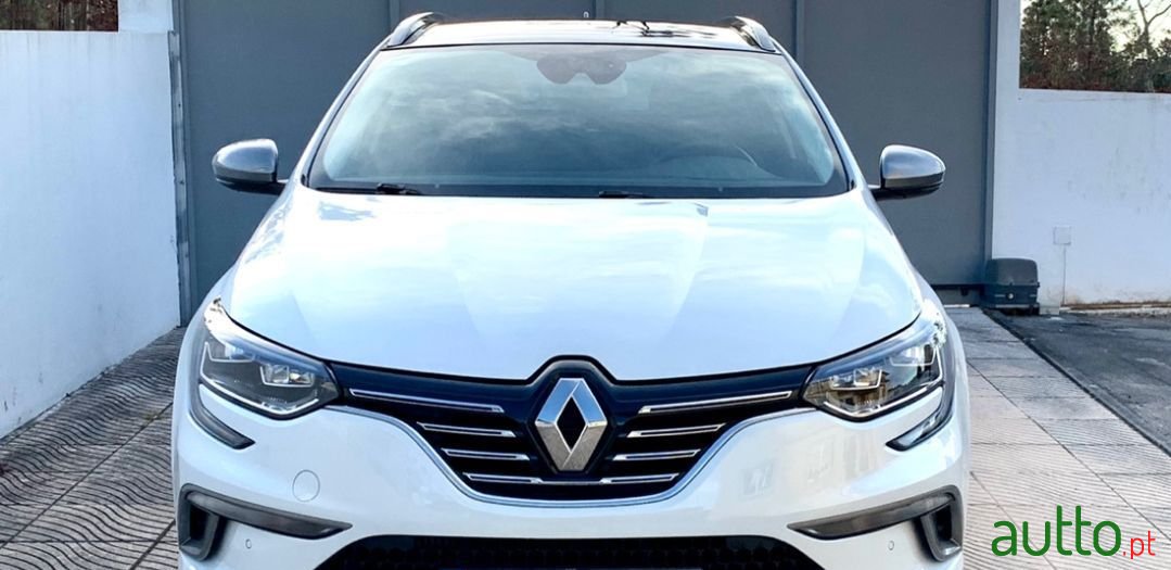 2017' Renault Megane Sport Tourer photo #3