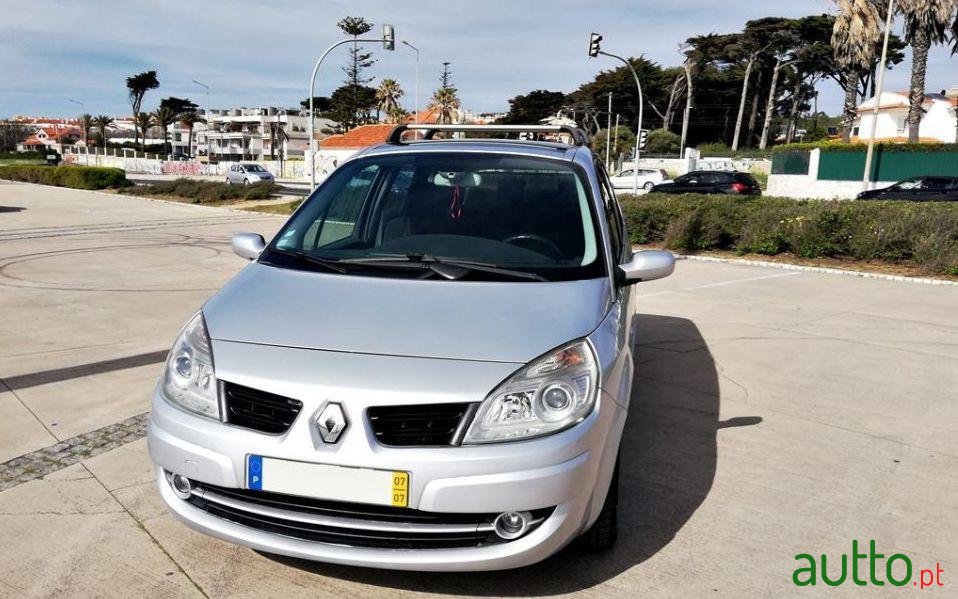 2007' Renault Grand Scenic photo #1