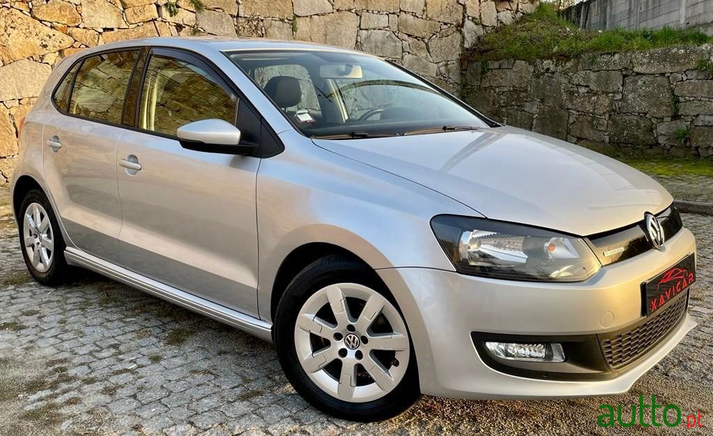 2011' Volkswagen Polo photo #1