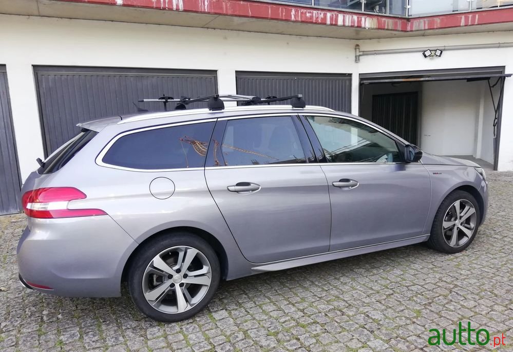 2017' Peugeot 308 Sw photo #1