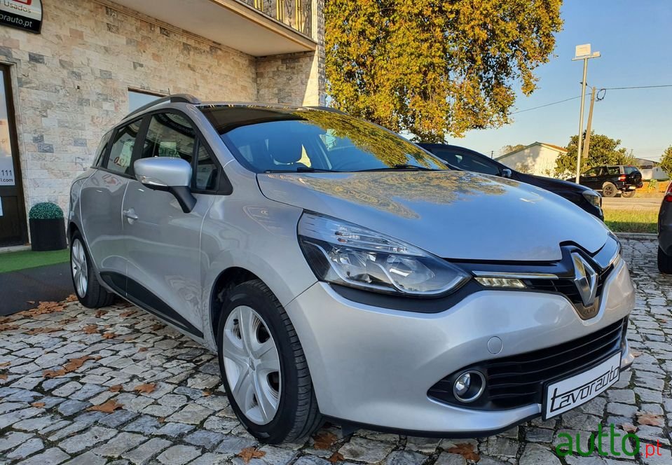 2016' Renault Clio Sport Tourer photo #2