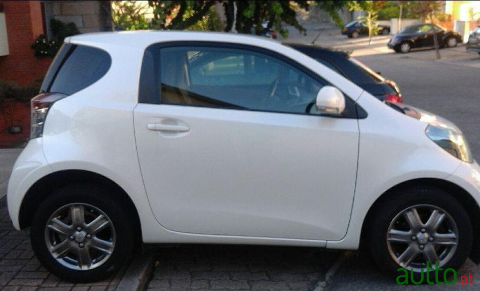 2009' Toyota iQ 1.0 Vvt-I 2 photo #1