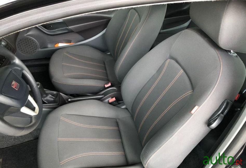 2012' SEAT Ibiza Tdi Sport photo #2