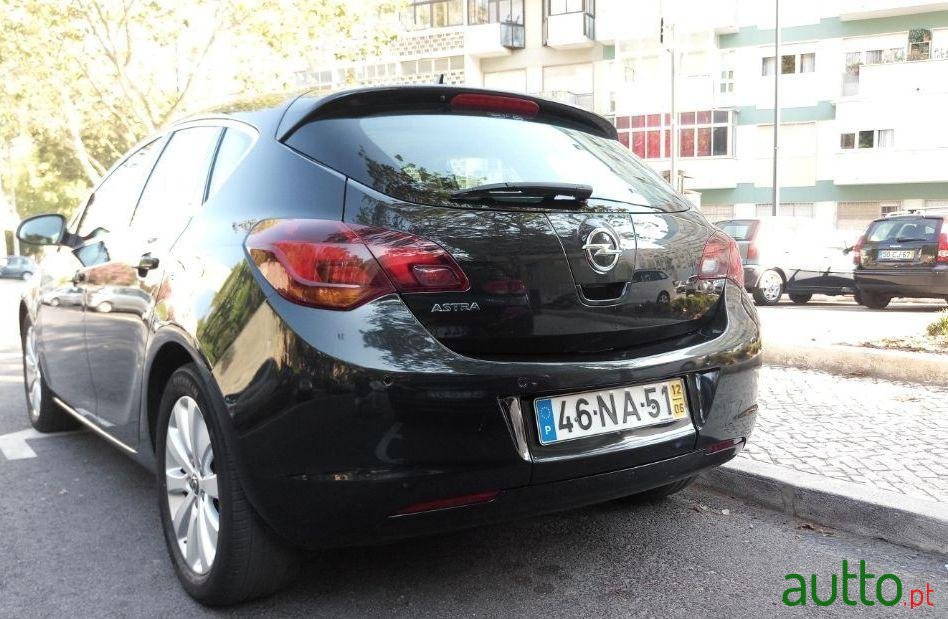 2012' Opel Astra Cosmo photo #3