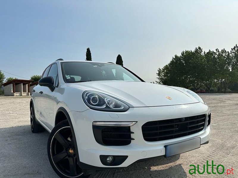 2016' Porsche Cayenne photo #2