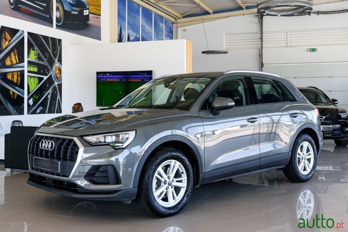 2021' Audi Q3 photo #1