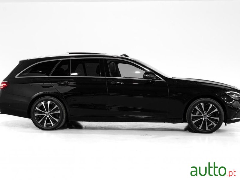 2021' Mercedes-Benz Classe E photo #3