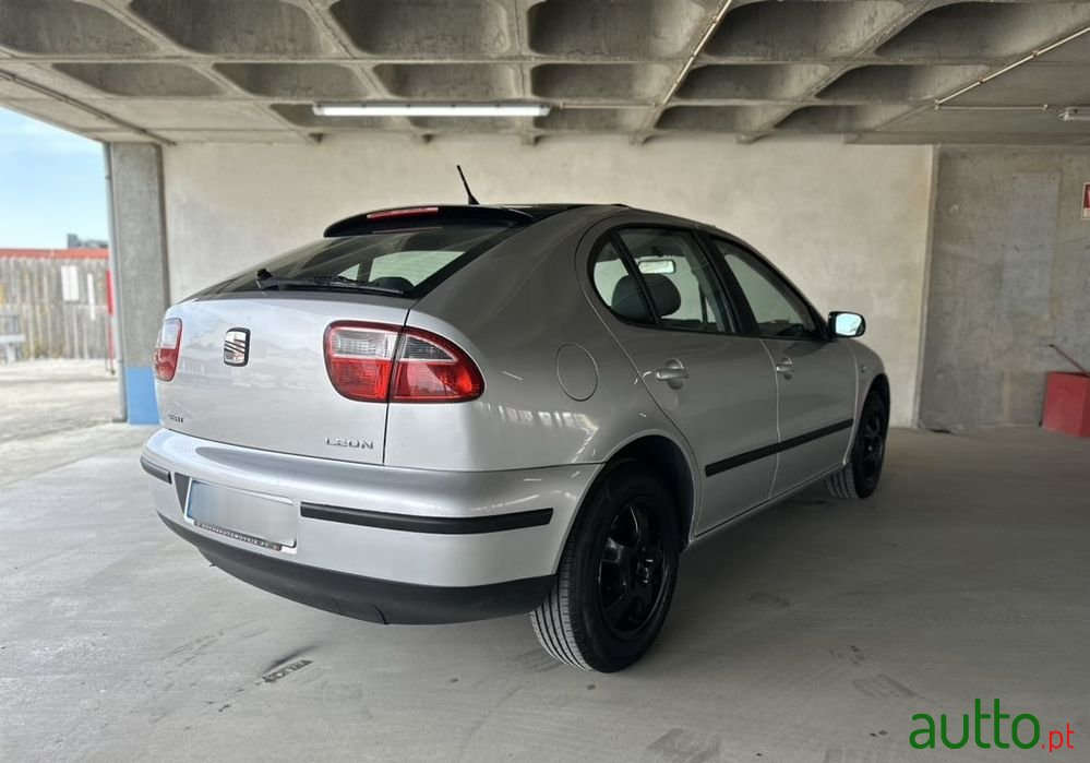 2001' SEAT Leon 1.4 16V Confort photo #4