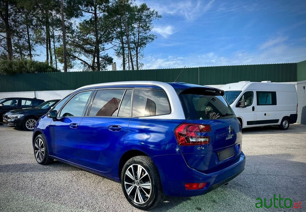 2017' Citroen C4 Grand Picasso photo #5