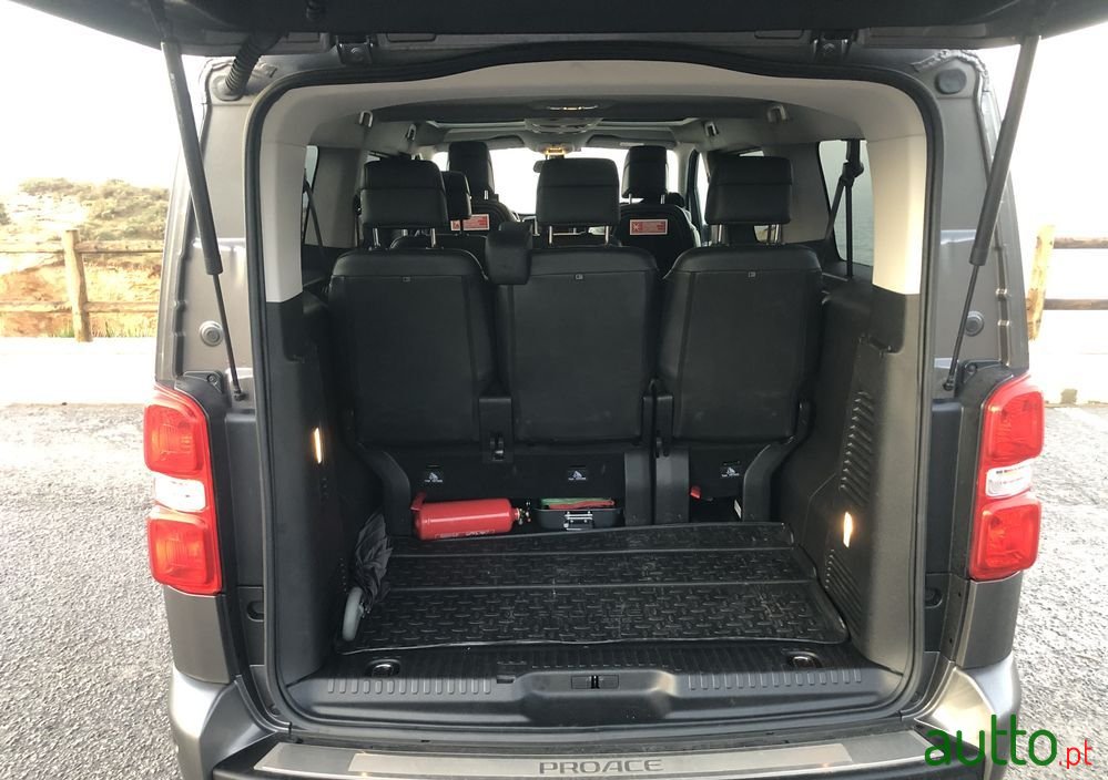 2023' Toyota ProAce Verso photo #4