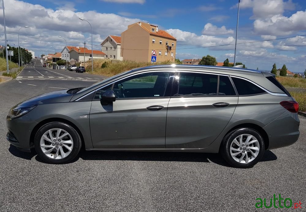 2018' Opel Astra Sports Tourer photo #4