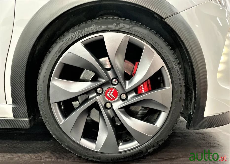 2011' Citroen DS3 photo #4