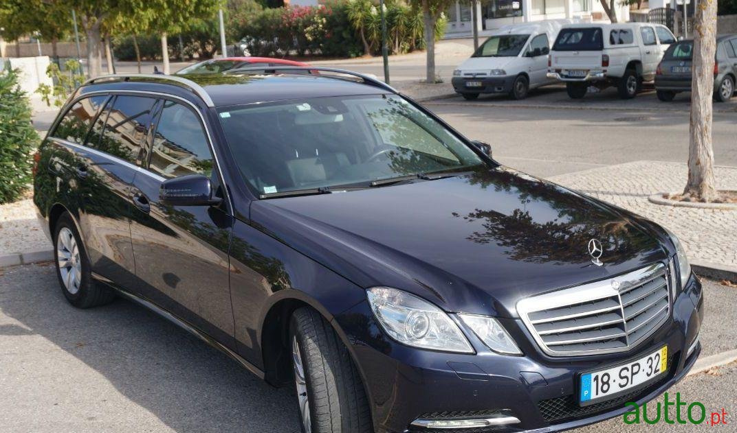 2012' Mercedes-Benz E-300 Bluetec Hybrid photo #2