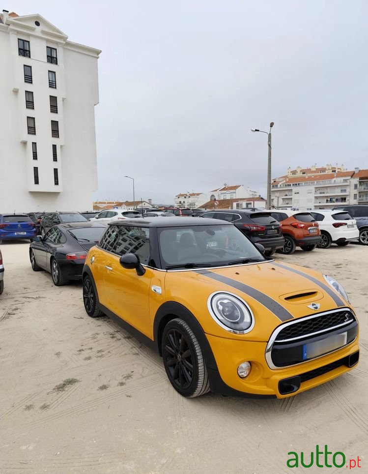 2015' MINI Cooper S 3 Portas photo #2