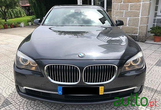 2011' BMW 740 Xdrive photo #1