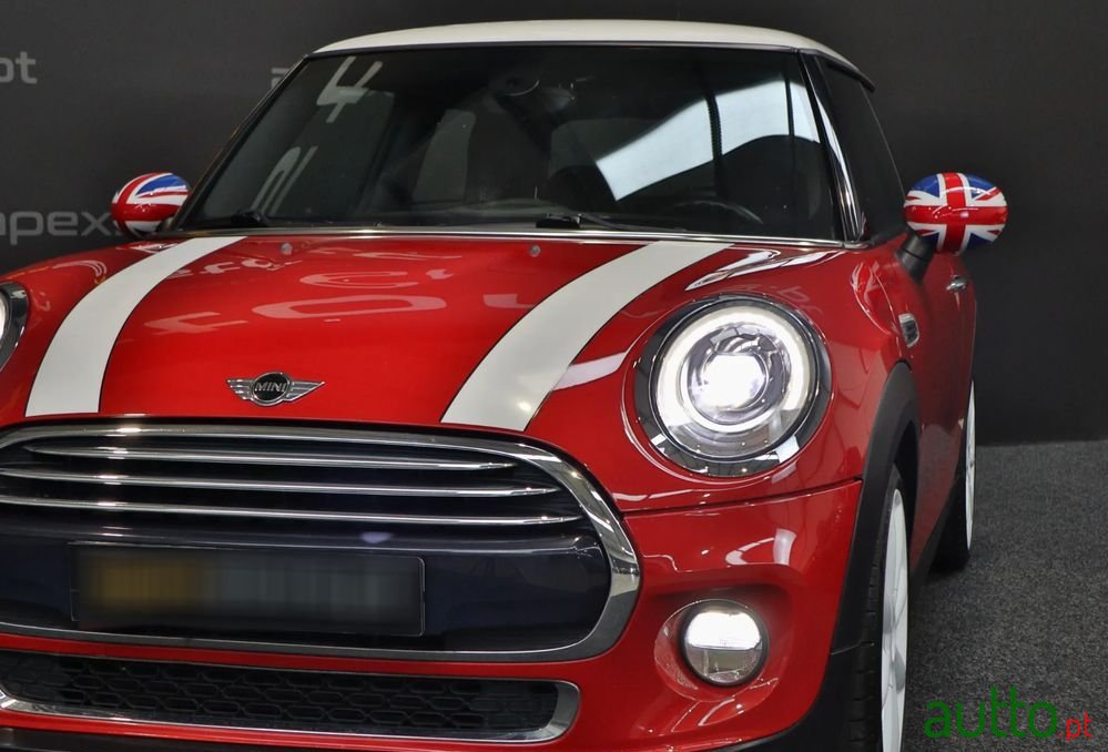 2014' MINI Cooper 3 Portas photo #2