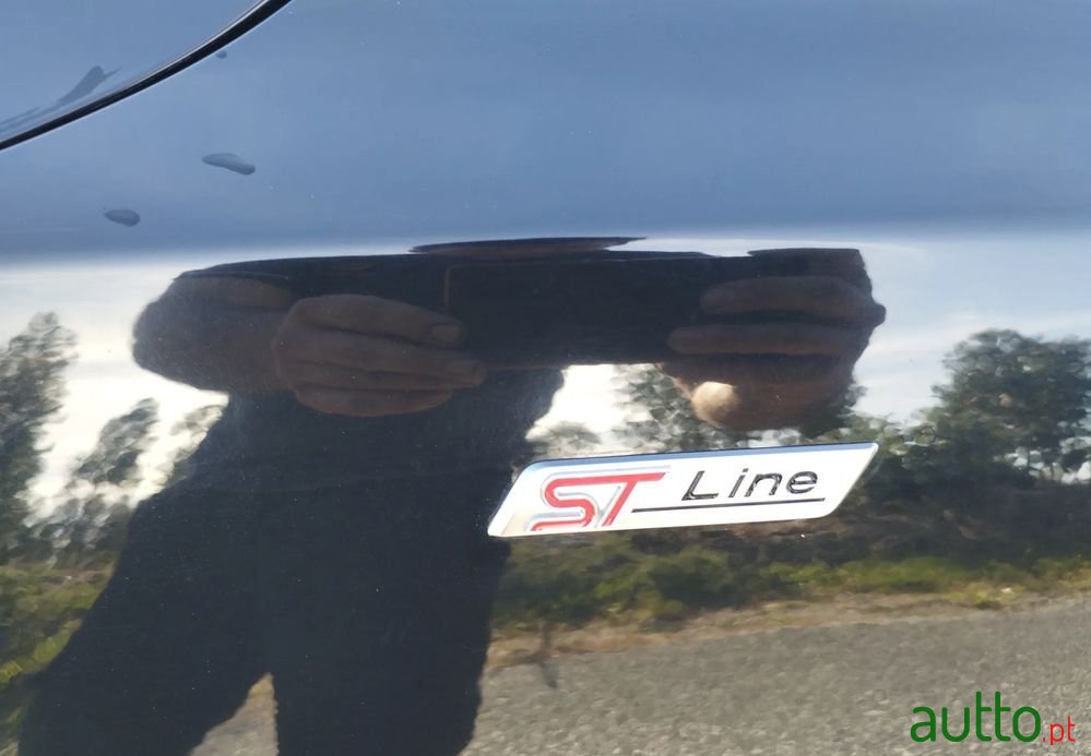 2021' Ford Focus photo #2