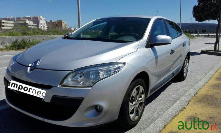 2011' Renault Megane Sport Tourer photo #1