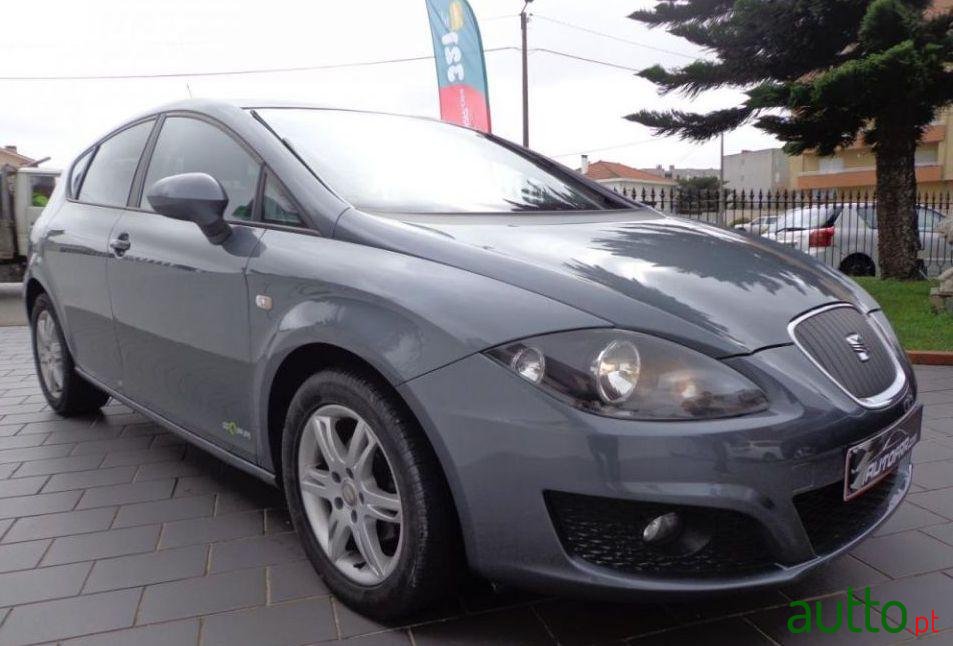 2011' SEAT Leon 1.6 Tdi Copa photo #1