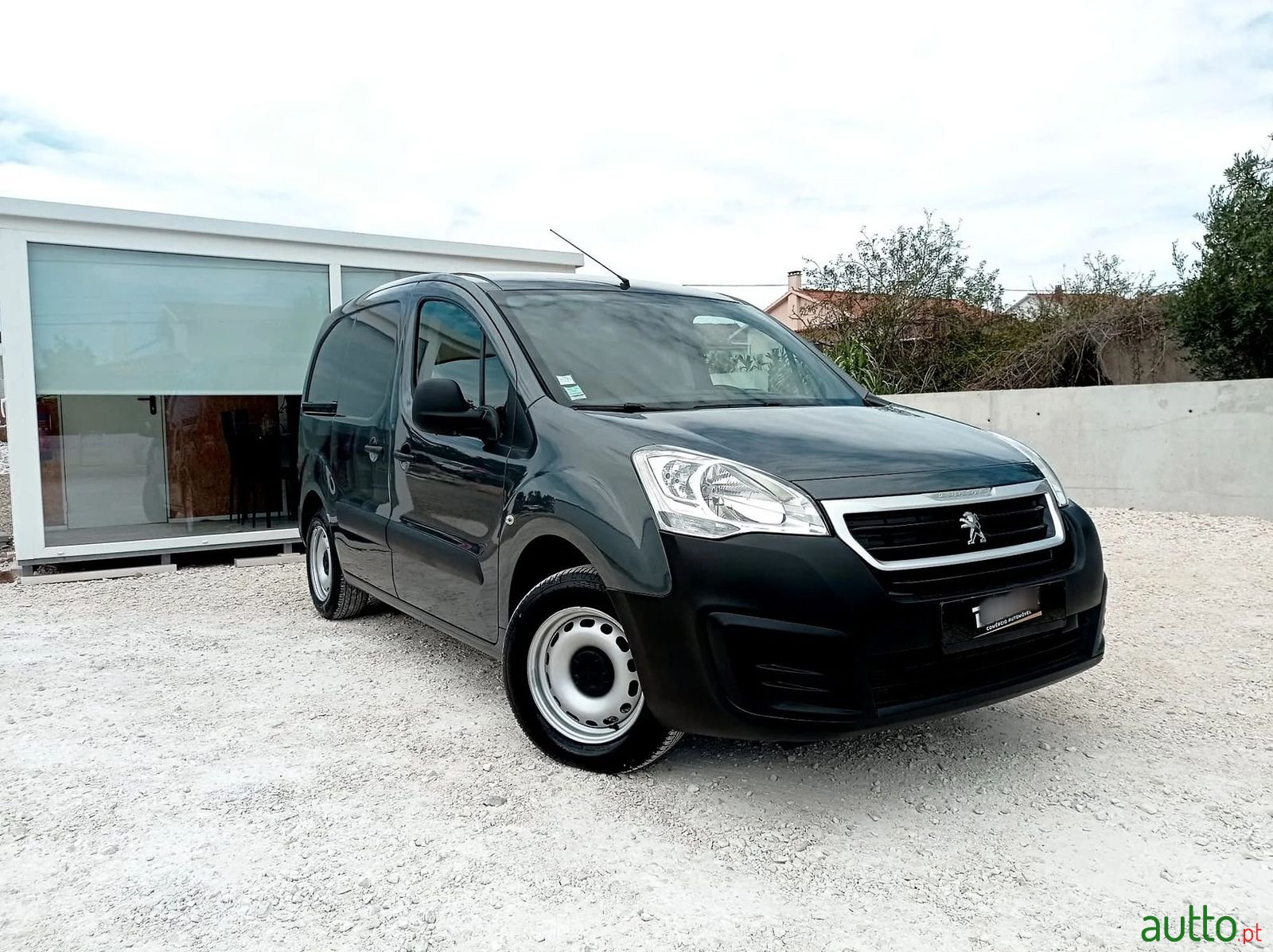 2018' Peugeot Partner photo #1