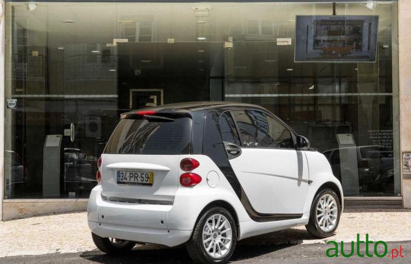 2011' Smart Fortwo 0.8 Cdi Passion 45 photo #2